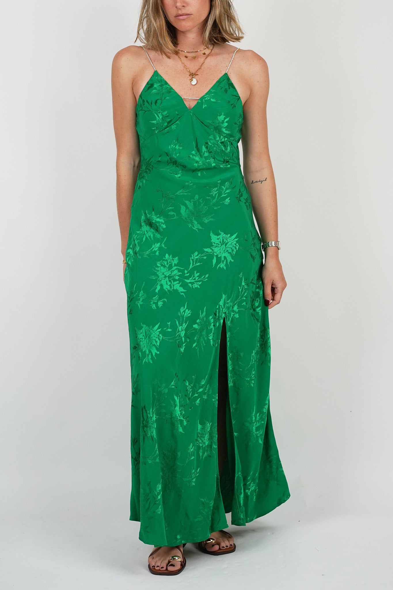 a green or white dress in french Renaissance / Italian Courtier - puff sleeves and underskirt - Juliet, Cinderella, etc Side zip closure under main image 1