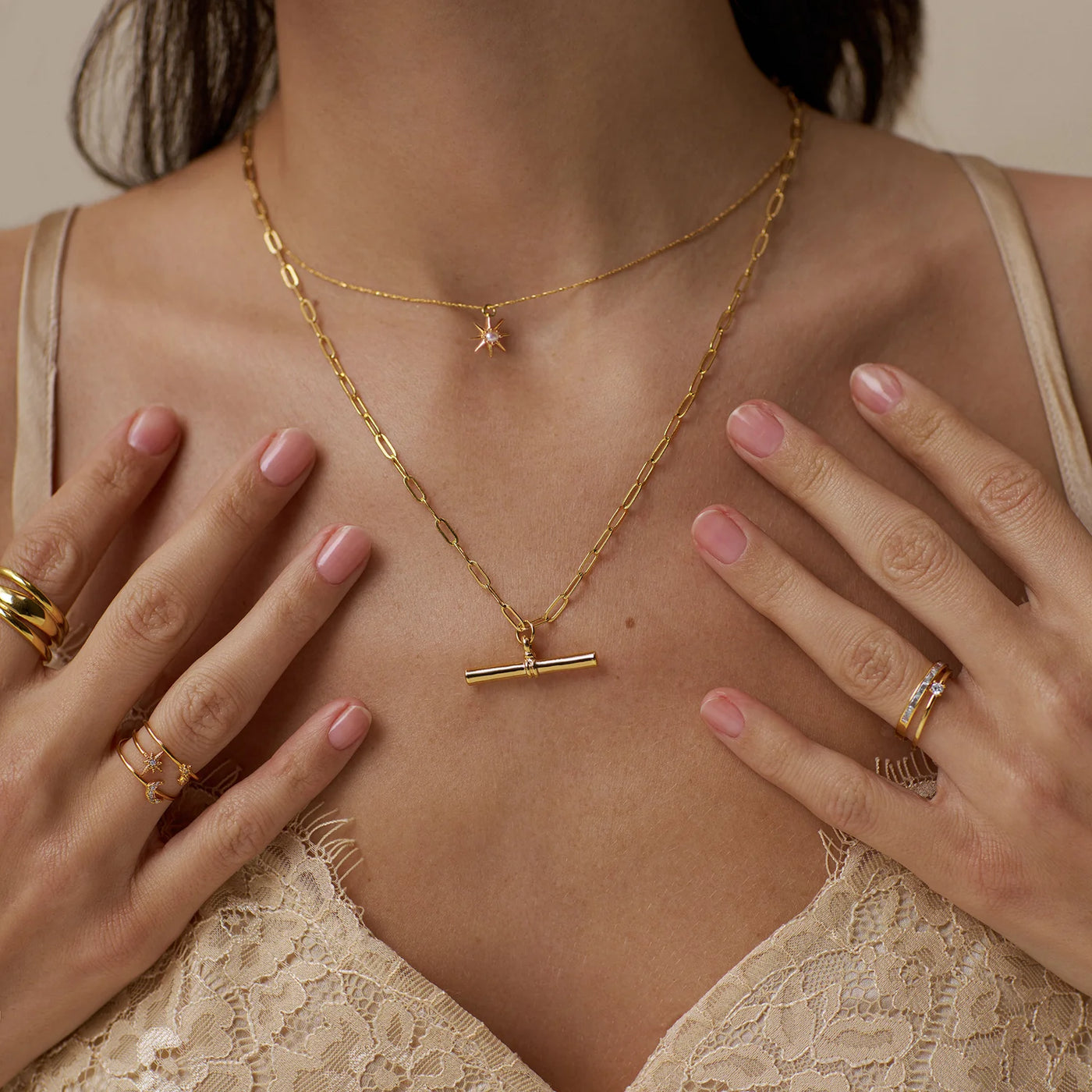 Chunky T-Bar Mid Length Necklace Gold
