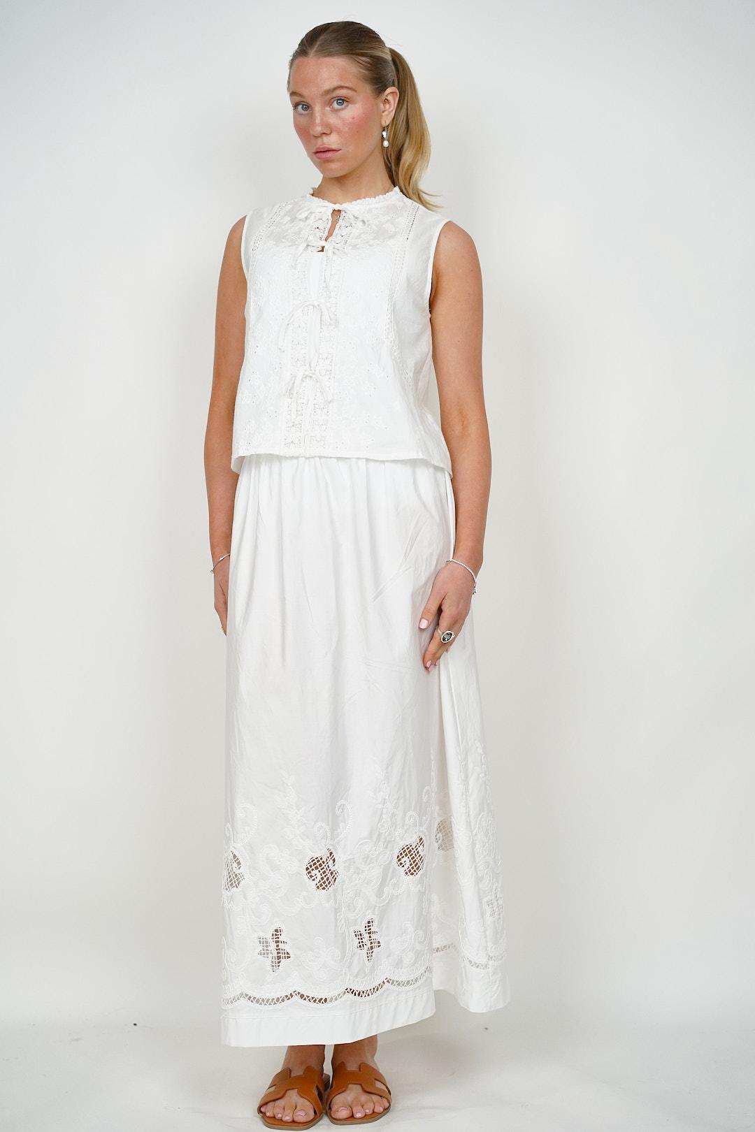 BP Broiderie White Skirt