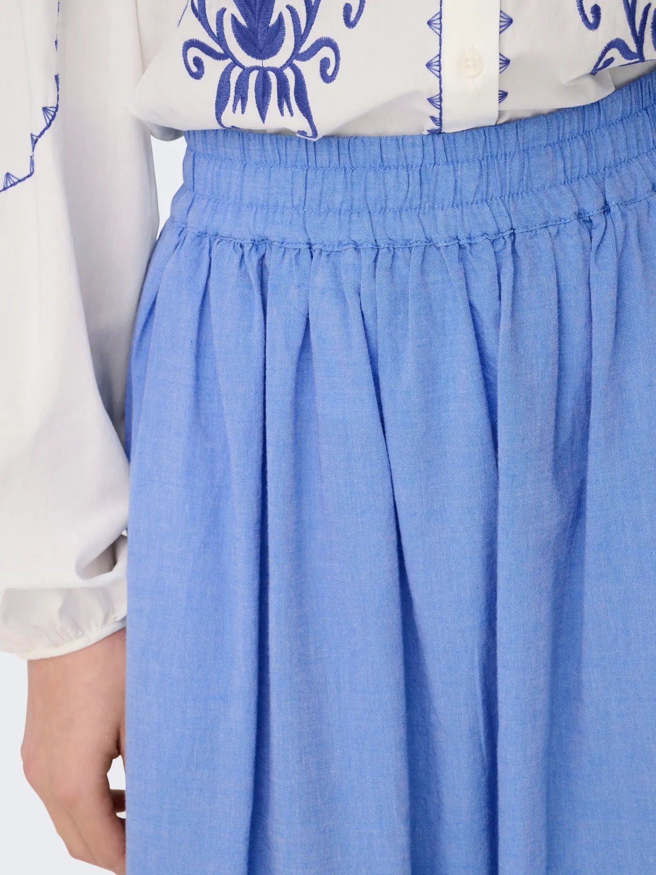 Broiderie Anglaise Skirt Blue