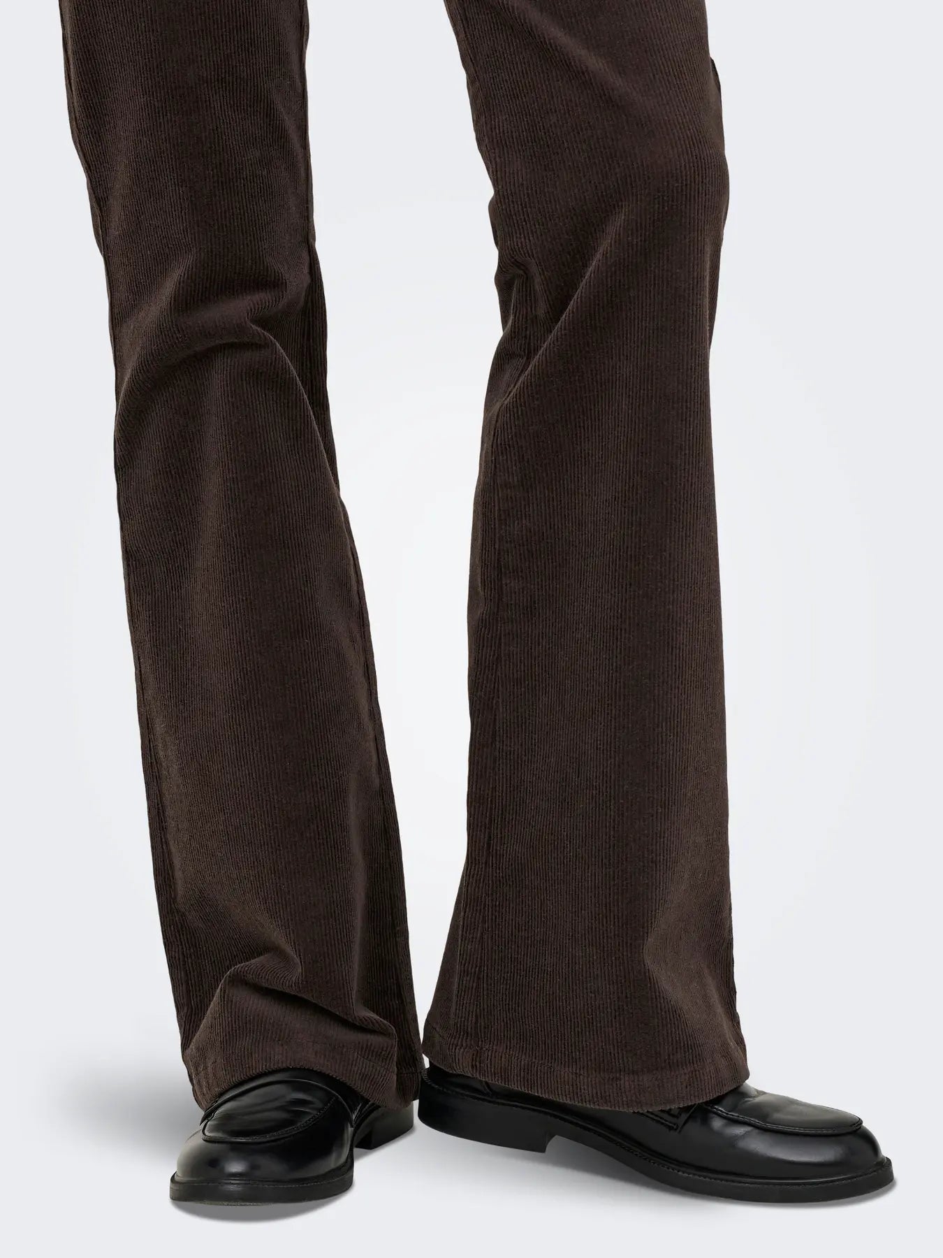 Salone Flared Cords