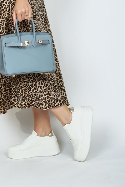 Platform Pumps white